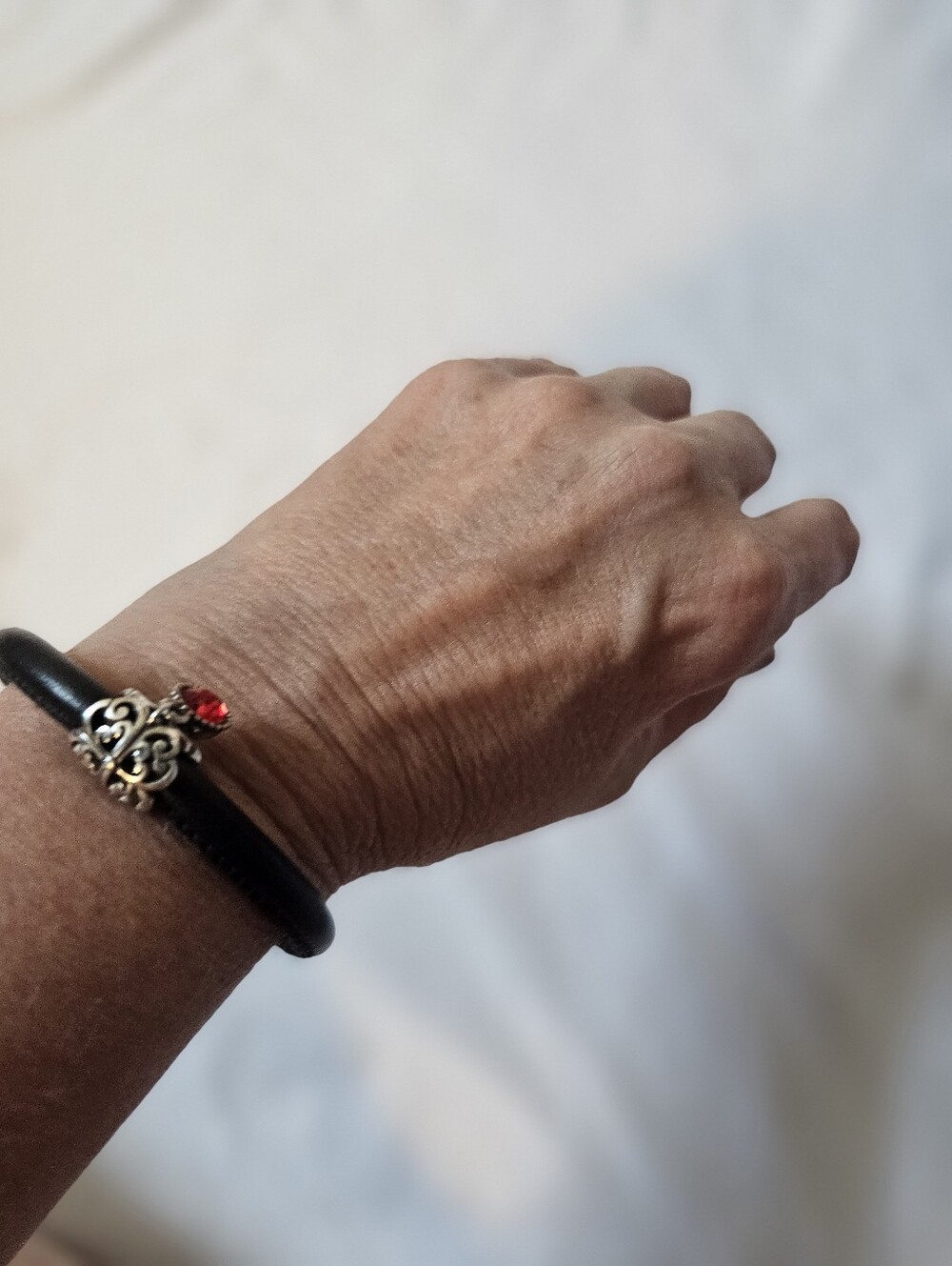 Brighton Woodstock Black Leather Bracelet Ruby Red Crystal Charm Magnetic Clasp - Picture 5 of 7